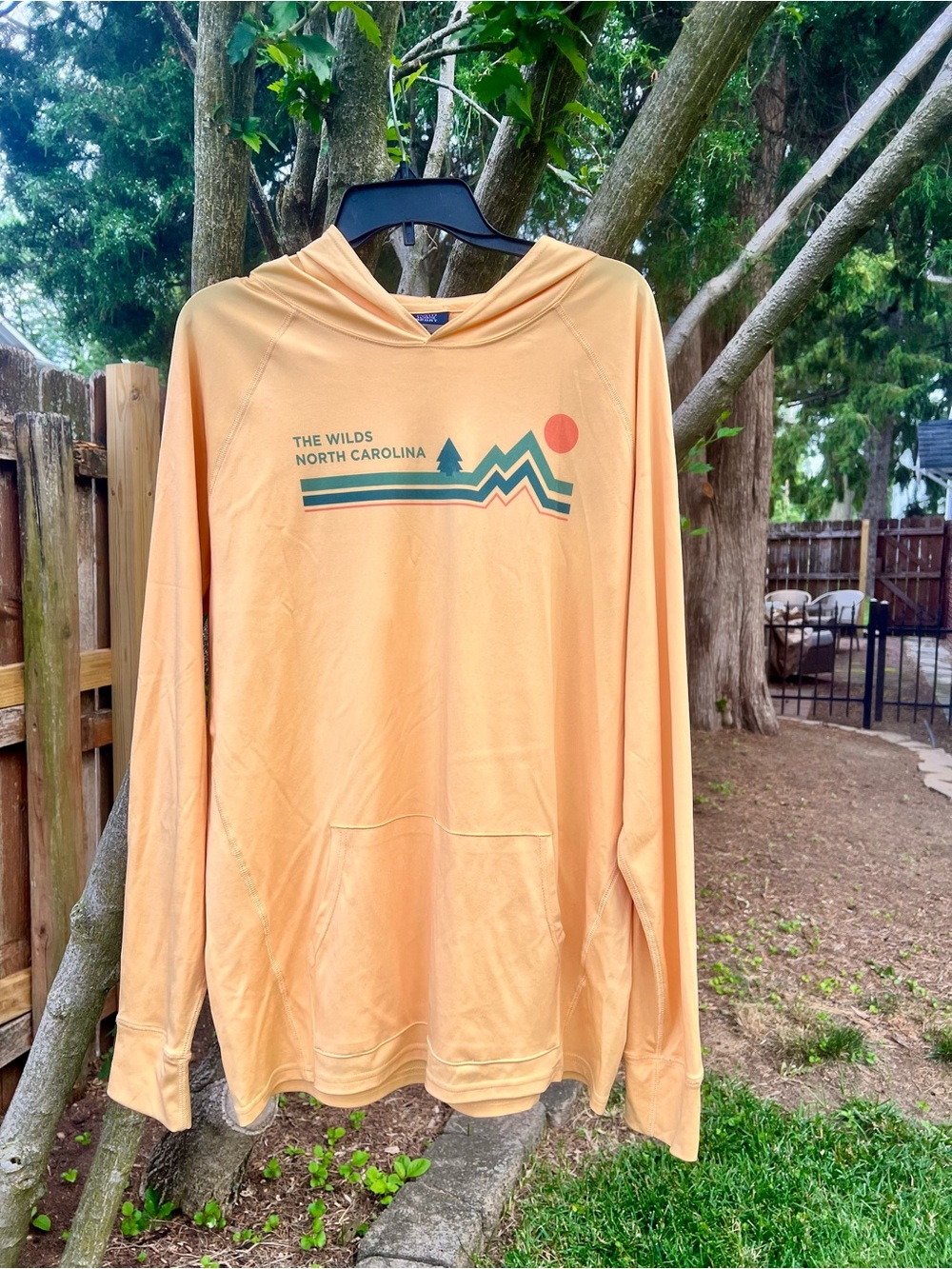 NEW THE WILDS men’s yellow Performance Hoodie 90s Longsleeve Athletic shirt XL